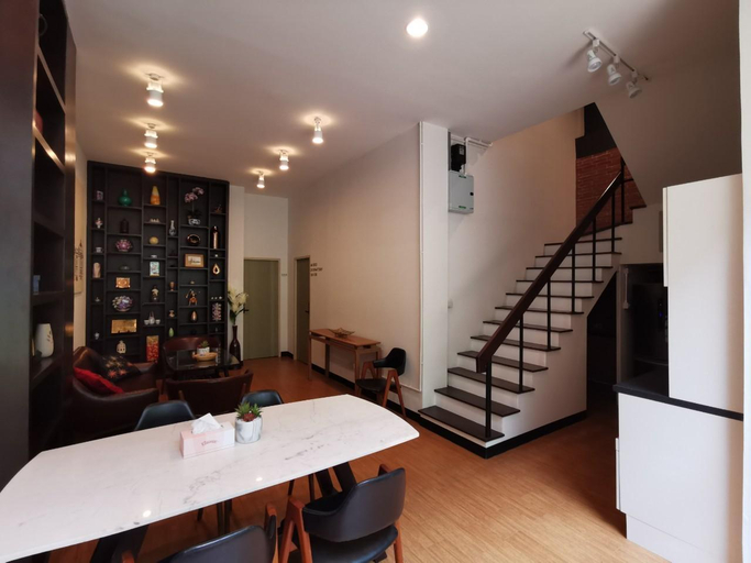 Dining Room 13