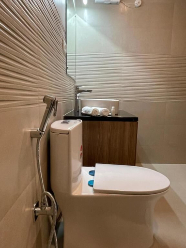 Bathroom 3, The Edgeworth, Shimla