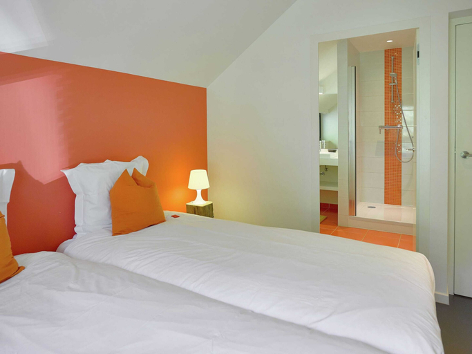 Bedroom 3, Jalhay Pondside Forest Home, Liège