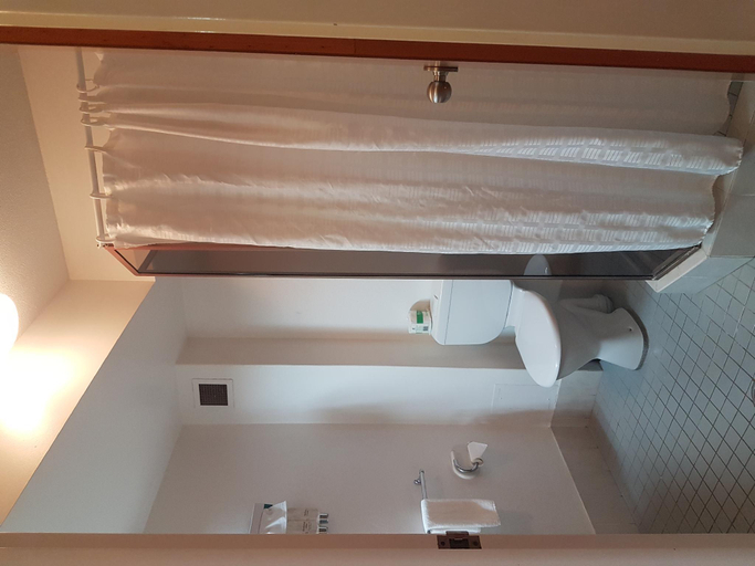 Bathroom 5
