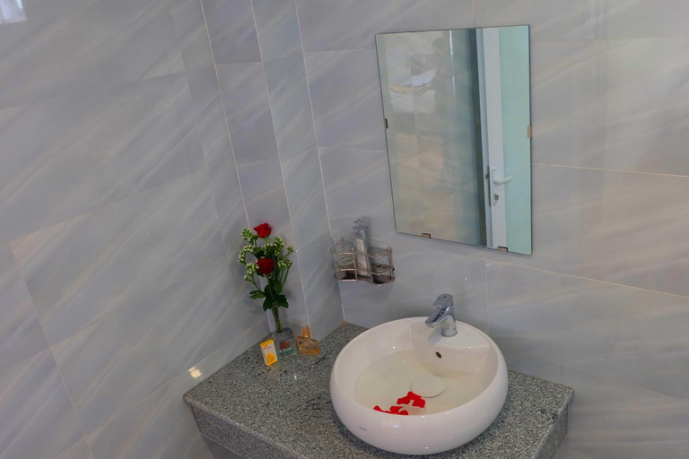 Bathroom 27