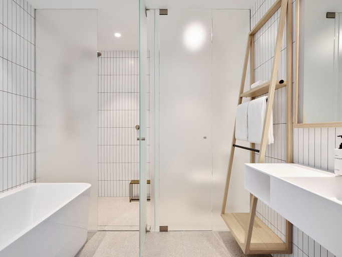Bathroom 4, Little National Hotel Newcastle, Newcastle - Inner City