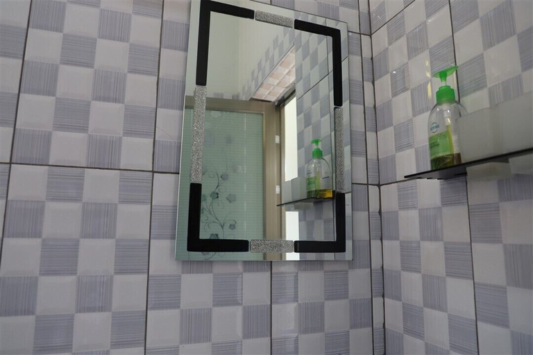 Bathroom 4, Hotel Judith, Aswa