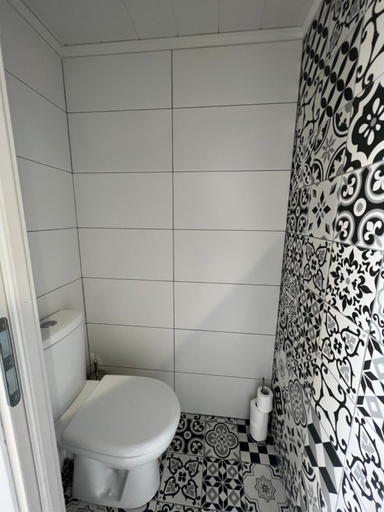 Bathroom 5, Le Sejour qu'on M, Nord