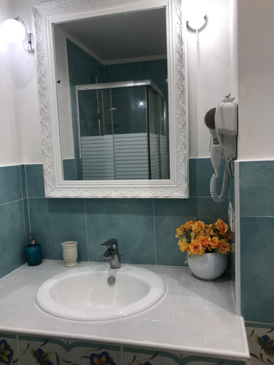 Bathroom 3, Agora Rooms, Napoli