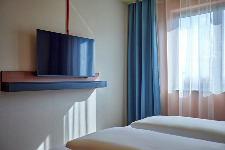 Bedroom 2, McDreams Hotel Stuttgart-City, Stuttgart