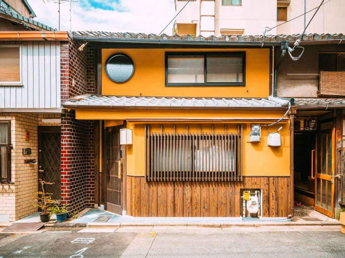 Kyotofish·Gojo*Meiji period century-old machiya near Kamogawa Gion*floor heating courtyard bathtub*Kyoto B&B certification, Kyoto
