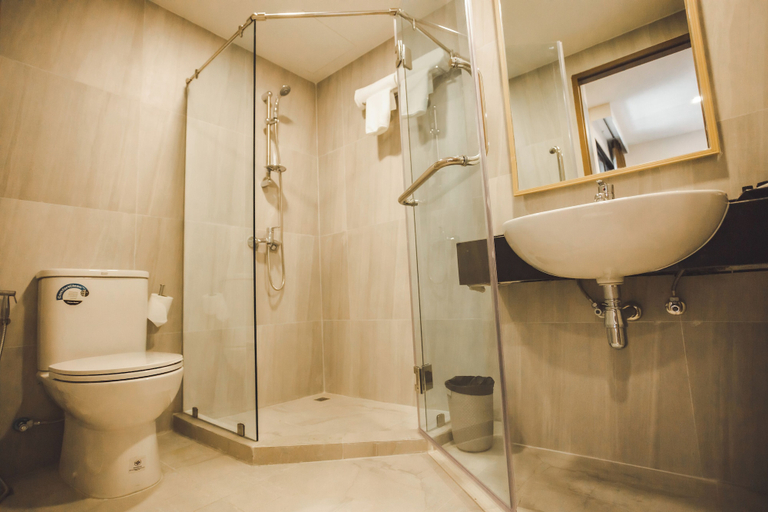 Bathroom 5, B2 Amata Nakorn Premier Hotel, Muang Chon Buri