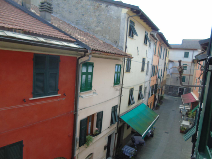 Others 3, Affittacamere SveMilla, La Spezia