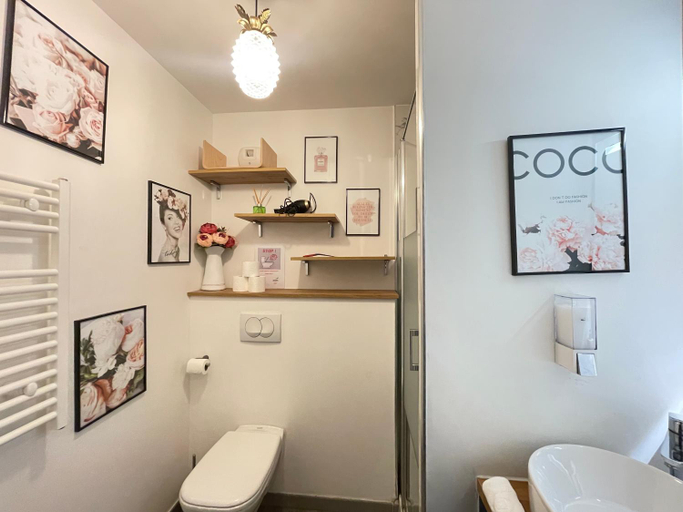 Bathroom 2, Sweet Break Annecy, Haute-Savoie