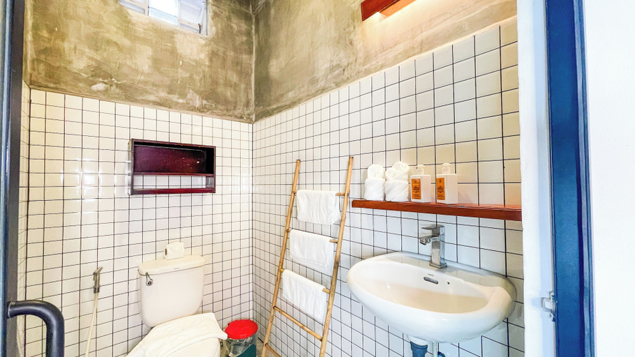 Bathroom 5, The Center Point, Siem Reap