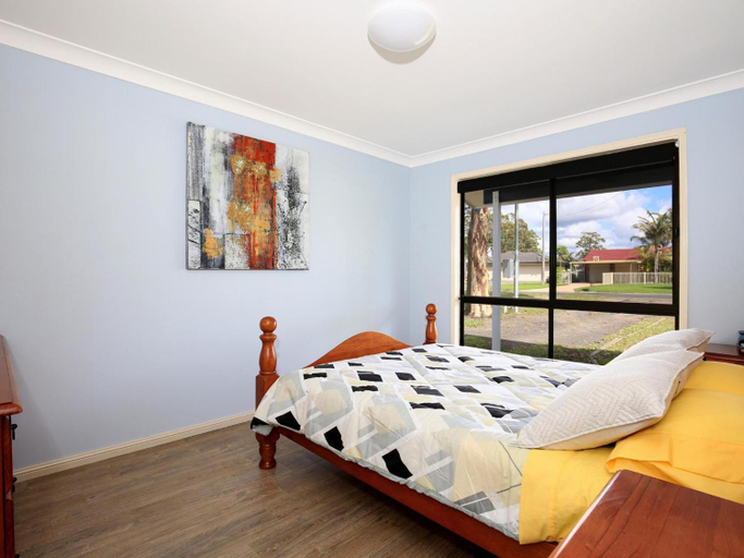 Bedroom 2, Bahia I Pet Friendly I 10 Min Walk to Bay, Shoalhaven - Pt B