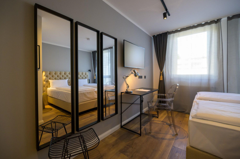 Bedroom 5, Nikii City Hotel, Leverkusen