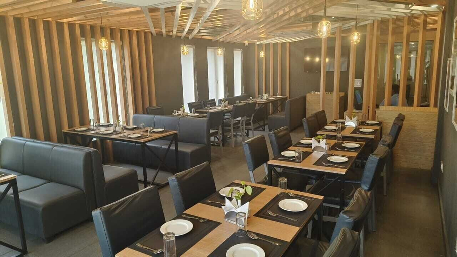Food & Drinks