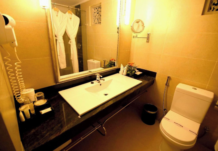 Bathroom 5, Thilanka Hotel, K.F.G. & G. Korale