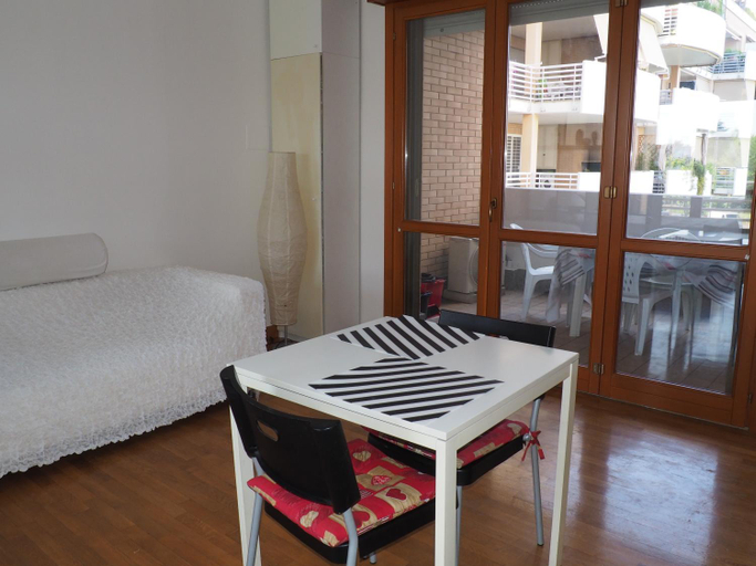 Others 4, Residence Porta di Roma, Rome