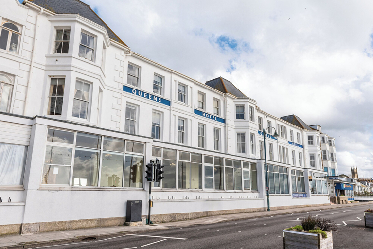 Exterior & Views 2, The Queens Hotel, Cornwall