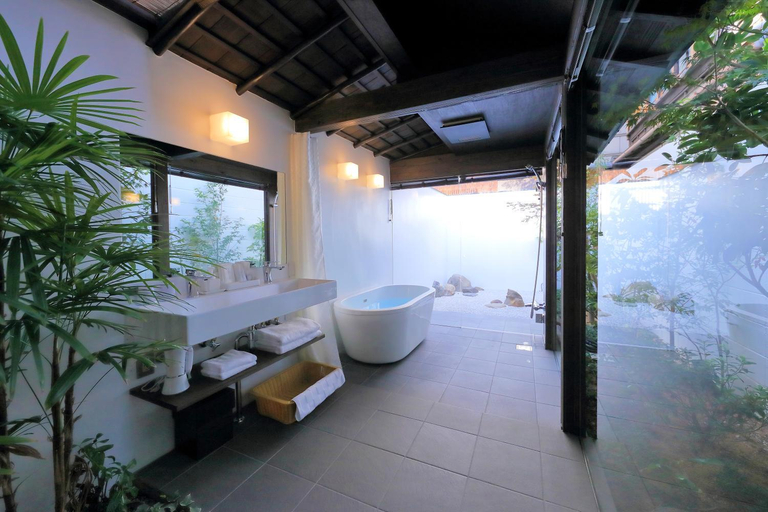 Bathroom 3, Kyo No Oozora Fuka, Kyoto