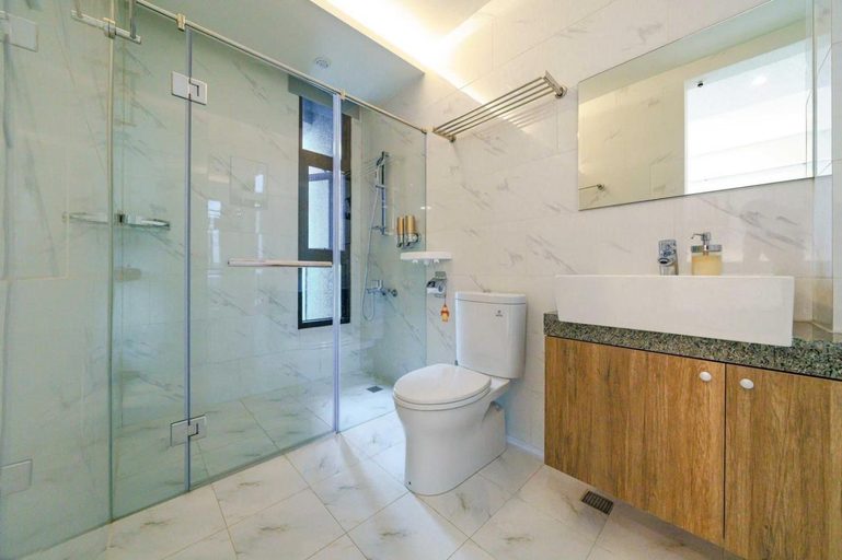 Bathroom 3, Hua Su Travel B&B, Yilan