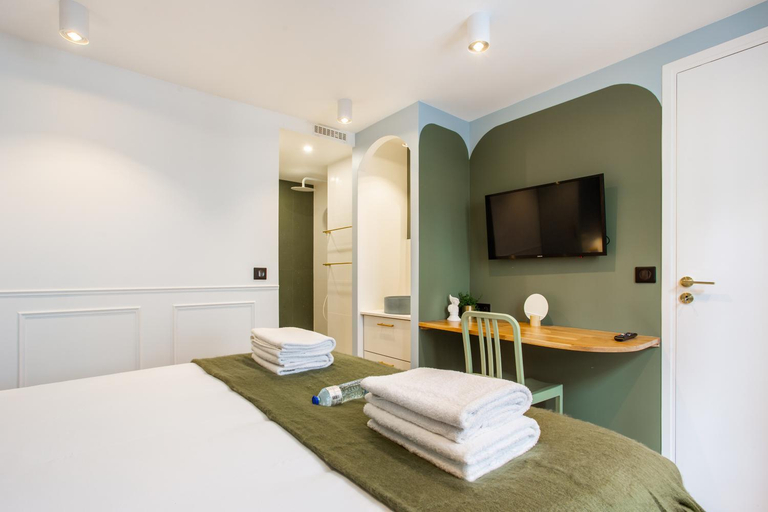 Bedroom 5, Charming Apartment - 1br/4p - Le Marais, Paris