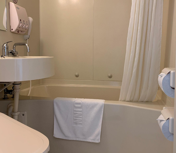Bathroom 9