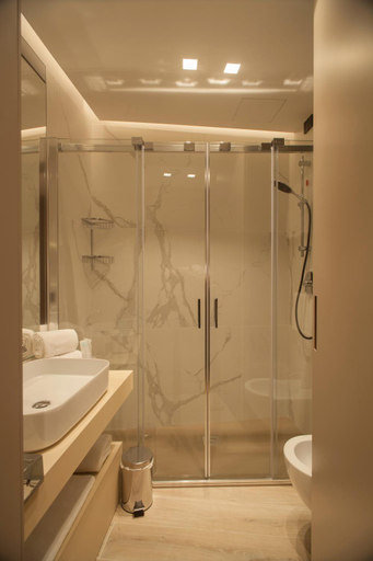 Bathroom 4