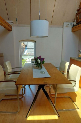Dining 2, Zonnehof in het Geiseltal, Saalekreis