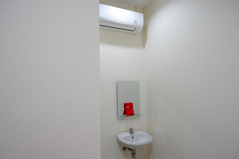 Bathroom 6