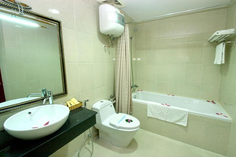 Bathroom 4, Luxury Nha Trang Hotel, Nha Trang