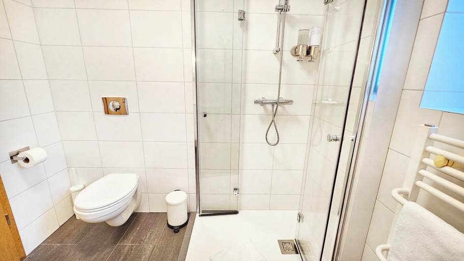 Bathroom 4, Reykjavik4you Apartments, Reykjavík