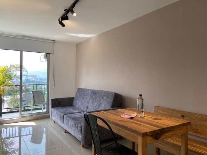 Room 4, w Fantastic 1BR With Terrace at Poblado, Medellín