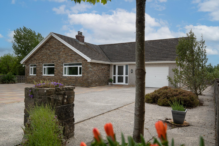 Exterior & Views 5, Trefelyn Cottage - Centrally located, Pembrokeshire