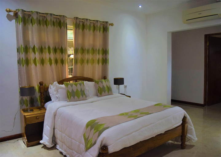 Others 4, Kaktus Villa