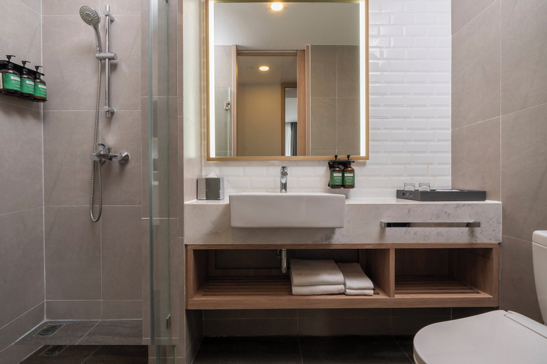 Bathroom 19