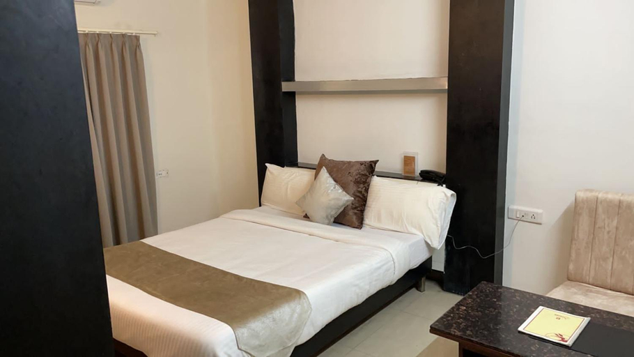 Others 5, The Eden, Indore