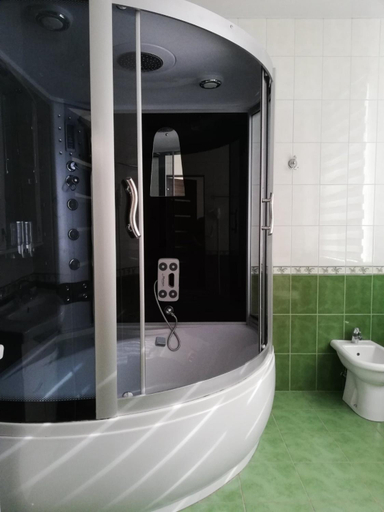 Bathroom 3, Prometey Hotel, Dniprodzerzhyns'ka