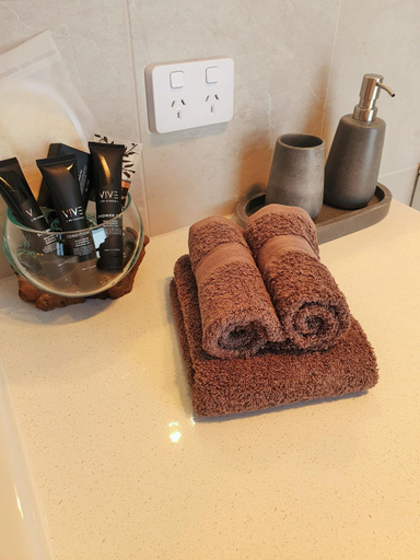 Others 4, ✿Stylish Townhouse; with King Bed, NBN, Netflix, WIFI, Adelaide