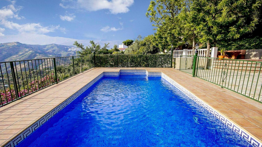 Swimming pool 5, Casa Las Olivas Sayalonga by Ruralidays, Málaga
