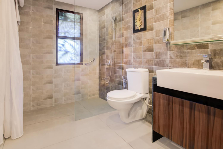 Bathroom 5, Club Mahindra Netrang, Bharuch