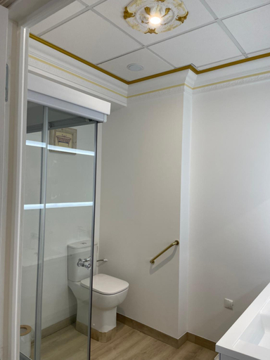 Bathroom 2, Studio du Maire Maison de L'Eglise du Couvent, Aude