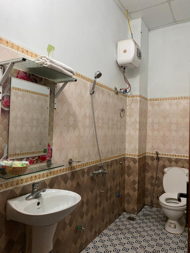 Bathroom, Nha nghi Viet Nhat, Mèo Vạc
