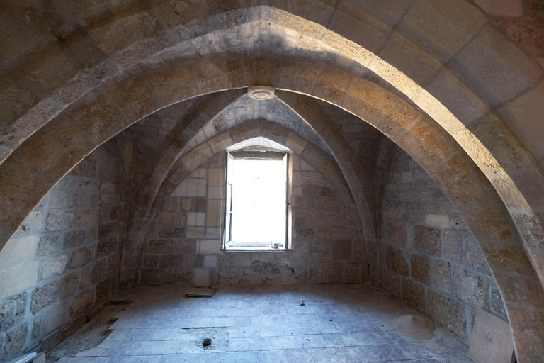 Others 5, Studio du Maire Maison de L'Eglise du Couvent, Aude