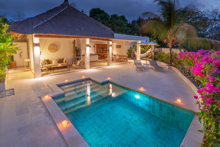 Villa Rasa Senang, with private cook and pool, Karangasem