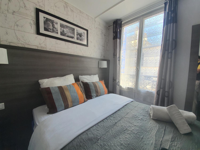 Others 5, HOTEL SAVOY, Paris