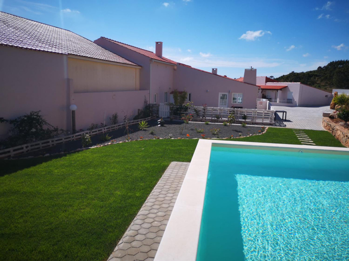 Others 5, Feather House, Lourinhã