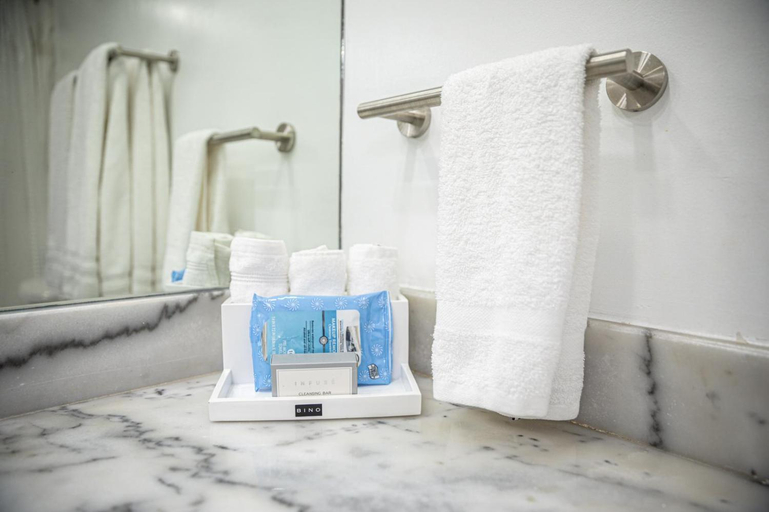 Bathroom 1, Modern and Luxurious Brickell Studio, Miami-Dade