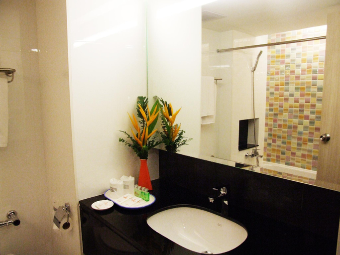 Bathroom 19