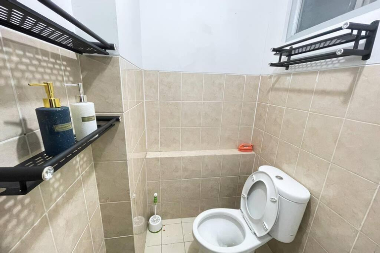 Bathroom 11