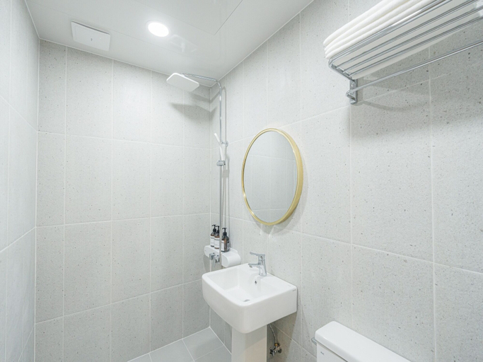 Bathroom 3, Hotel Leo Changwon Central Branch, Changwon