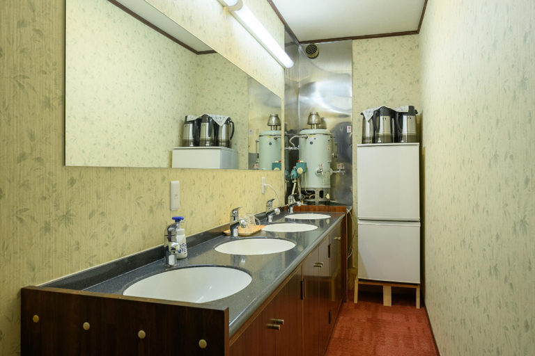 Bathroom 3, Tabataya, Myōkō